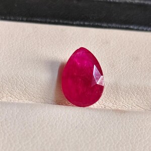 Rubí rojo natural talla pera de 2,3 quilates / Rubí suelto de Mozambique sin tratar para anillo de compromiso y colgante personalizados / Piedra de nacimiento de julio