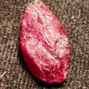 AAA Quality Red Ruby Rough Gemstone: Natural Red Crystal (17X10X6) mm, 9 Carat