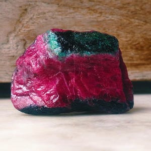 Ejemplar de rubí en bruto de 708 quilates - Piedra de rubí rojo natural sin tallar, regalo para coleccionistas de cristales curativos y piedras preciosas, gran roca para meditación de chakras