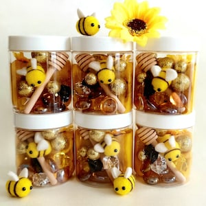 Bee Party Favors, Playdough Jars, Playdough Kit, Sensory Kit, Party Favors for Kids, Honey Bee Birthday, Gifts for Kids, Goodie Bags,Playdoh