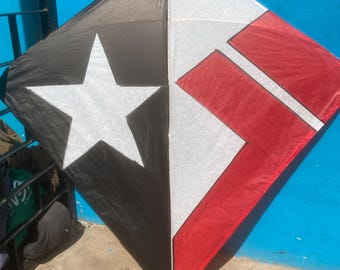 klassieke grote vliegers originele Indonesische gevechtsvliegers