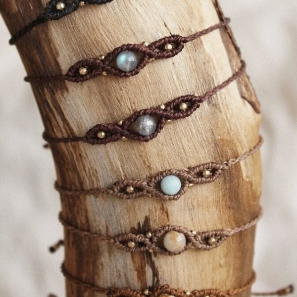 Schlichtes Makramee Armband mit Edelsteinperle • Boho Style • Unisex • Freundschaftsarmbändchen • Naturschmuck •  Festival Schmuck