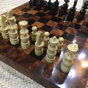 Juego de ajedrez en madera