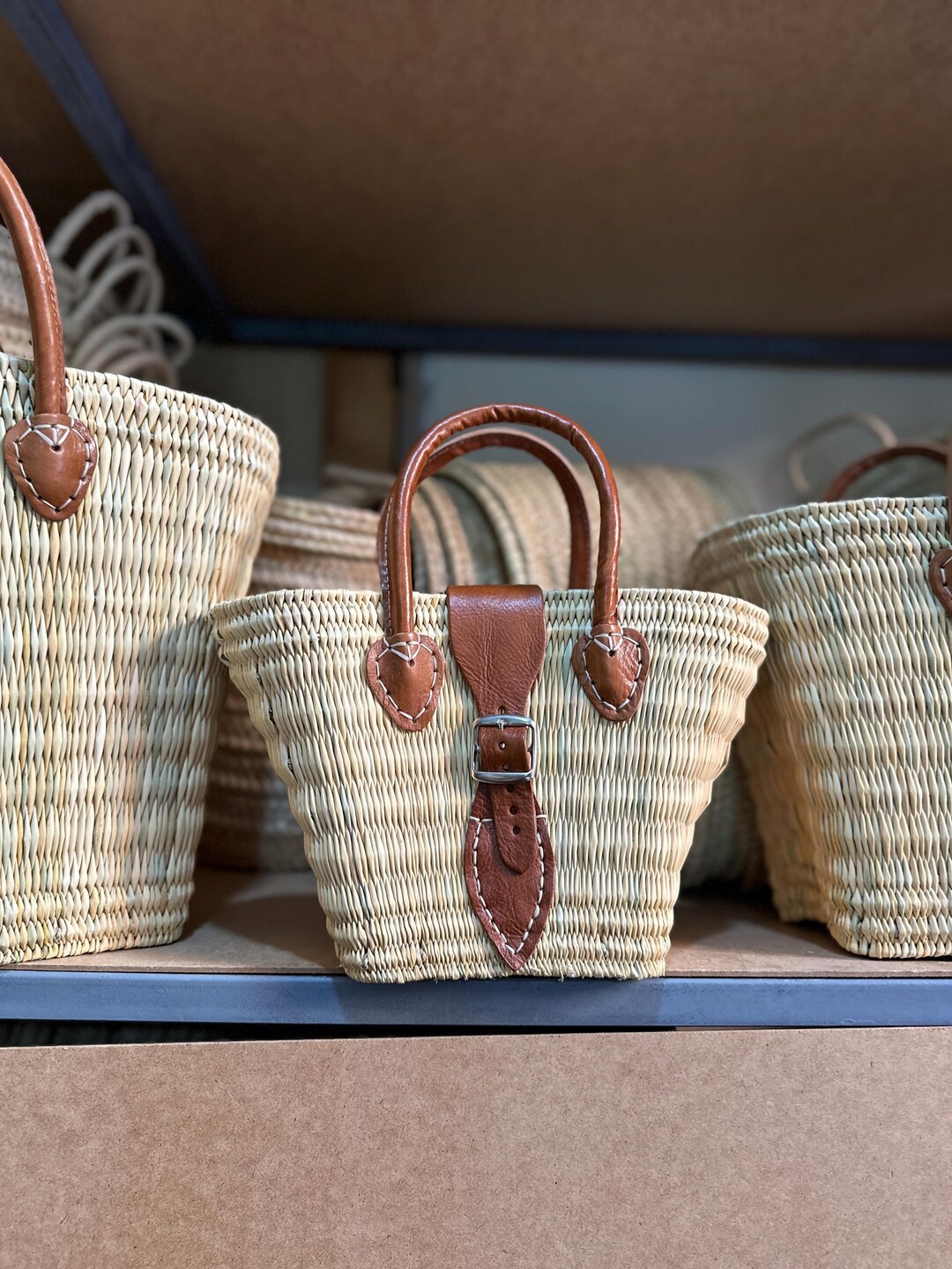 Handwoven Moroccan Straw Basket: Leather Handle Market Tote - 3