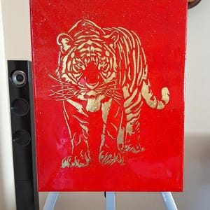Tiger Wand Leinwand mit goldenen Blatt verziert , Wandkunst, Bild, Wohnkultur. Wandbehang.  Naturbemalt. Abstraktes Design.