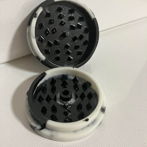 Black and White Mini Grinder