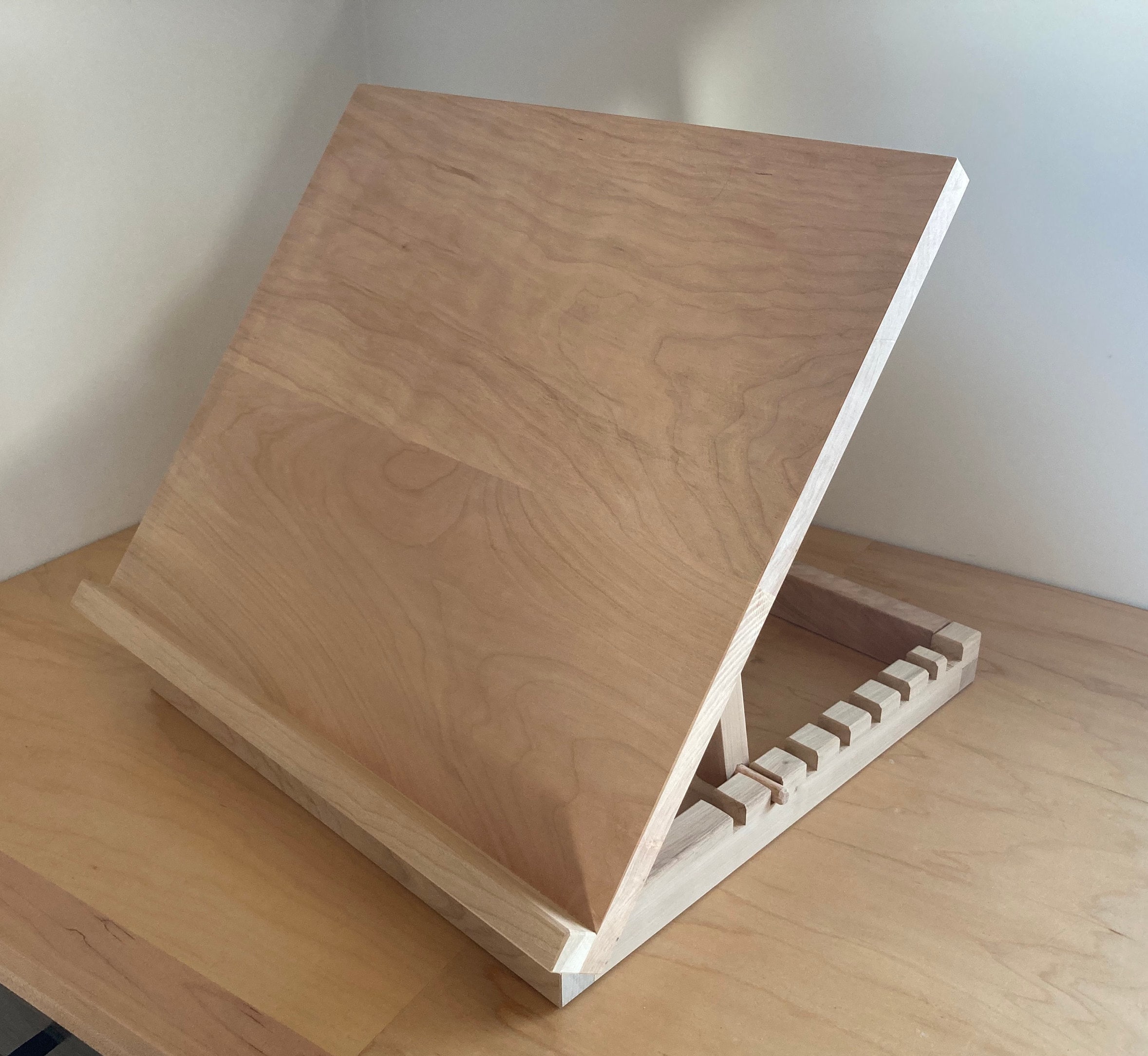 Cherry Table Easel 