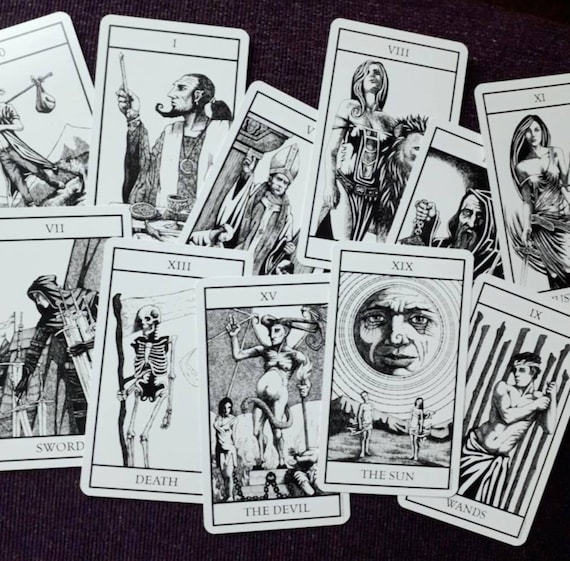 KARA ファンミ　トレカセット　白　黒　20セット CARD DECK!! Bianco Nero Tarot Deck and Guidebook Set (78 Cards