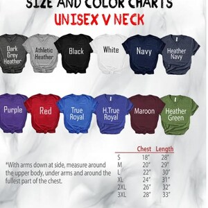 Puede incluir: Una tabla de colores para camisetas unisex con cuello en V, que muestra varios colores como negro, blanco, azul marino y gris jaspeado. La tabla incluye una gu&iacute;a de tallas con medidas de pecho y largo en pulgadas.