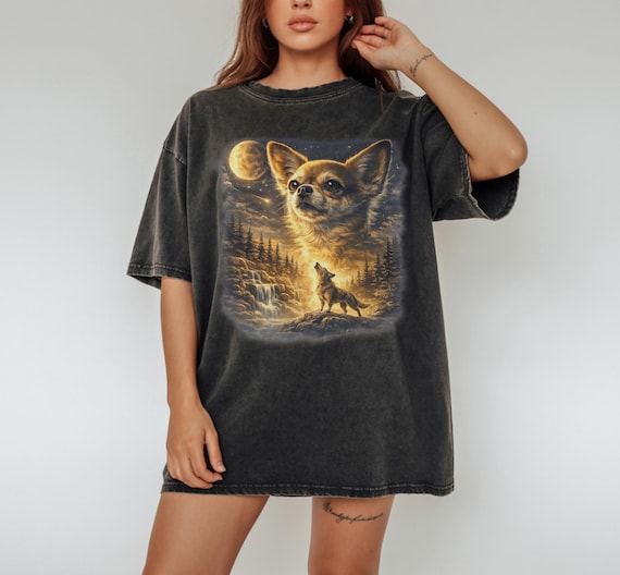 Chihuahua Howling to The Moon Vintage T-Shirt, 90s Retro Animal Graphic Tee, Chihuahua Mom Gift, Full Moon Animals Tee, Silly Dog Shirt