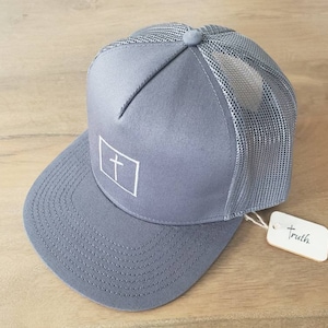 Kreuz Trucker Cap aus anthrazitfarbenem Baumwoll-Twill