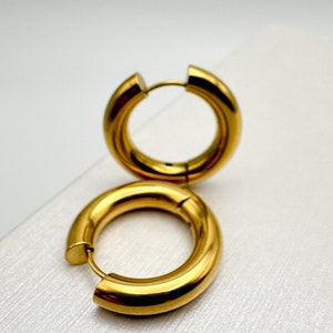18K Gold Hoop Earrings, Minimalist Hoops, Hypoallergenic and Waterproof Earrings