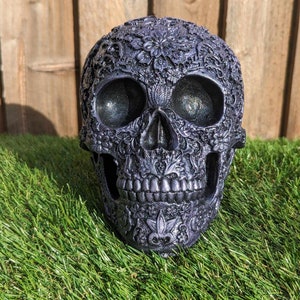 Skull Day Of Dead Reconstituted Stone Garden Ornament --Purple--Free UK P&P- High Quality