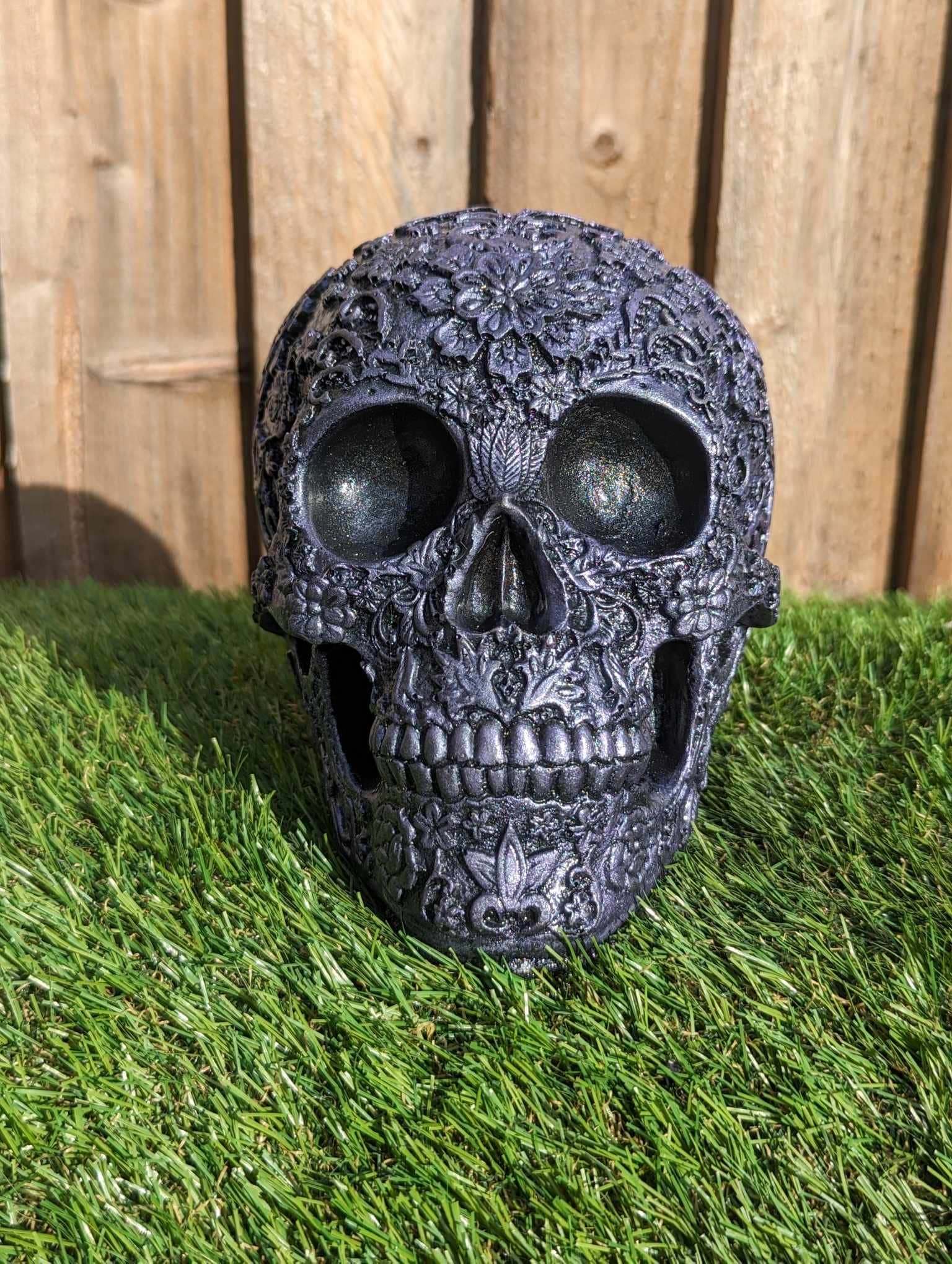Steinfigur Schädel Skull Totenkopf frostfest Steinguss Deko Gartenfigur