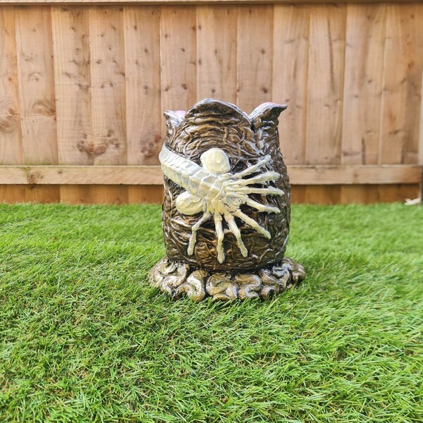 Xenomorph Garden Statue Etsy