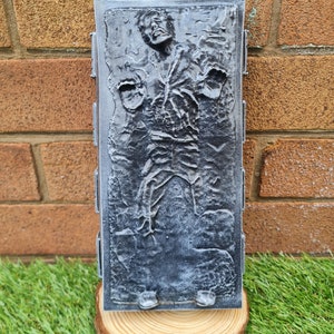 Star Wars Han Solo In Carbonite Stone Garden Ornament-Free UK P&P. (Black)