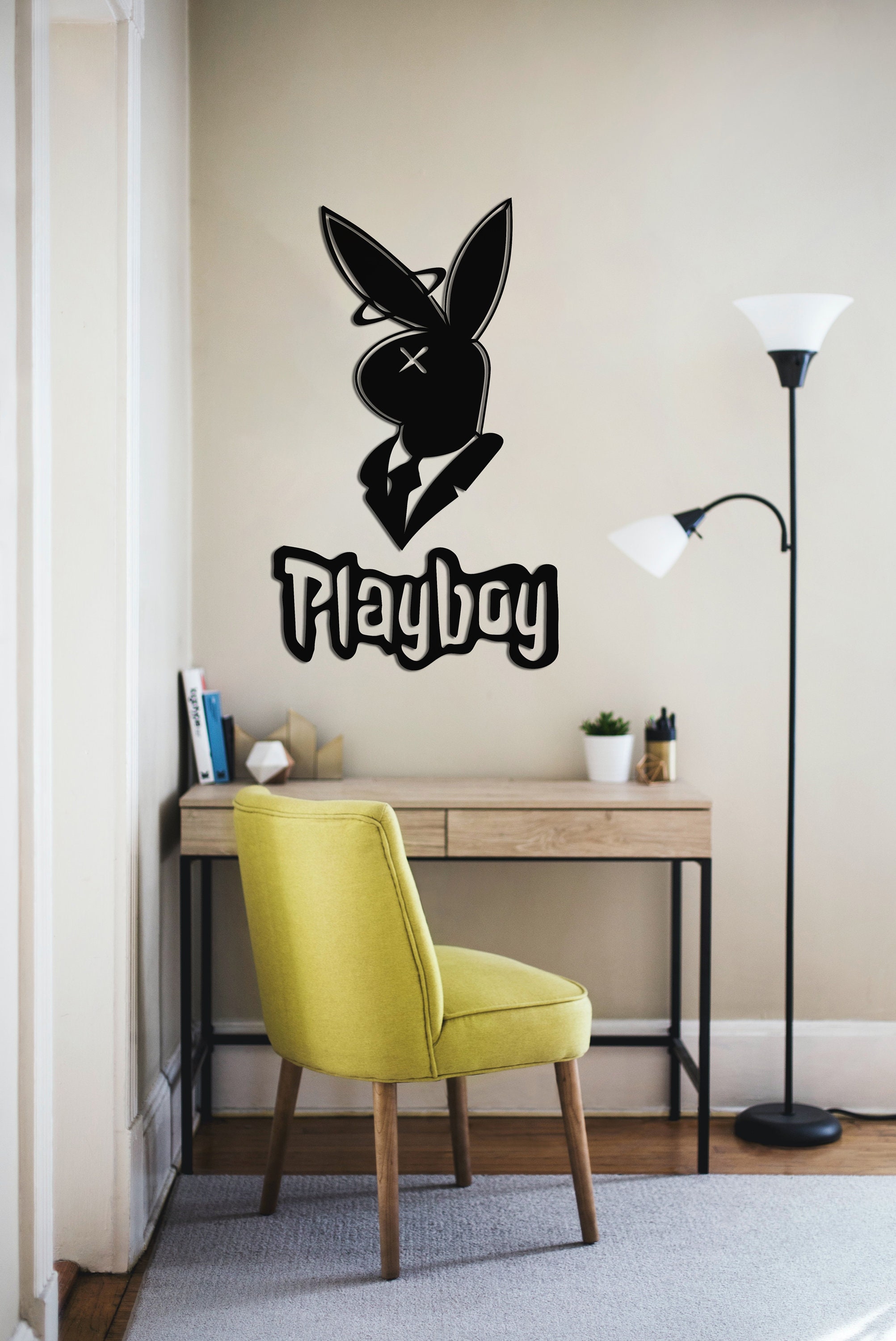 Playboy Signs Popular Eagles Fan Genny Shawcross - 85uf7vu