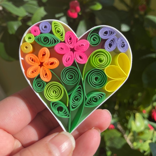 Quilled Magnet- Quilling Paper Magnets- Handmade Magnet- Quilled Flower- Wedding Gift- Spring bloom Hearts