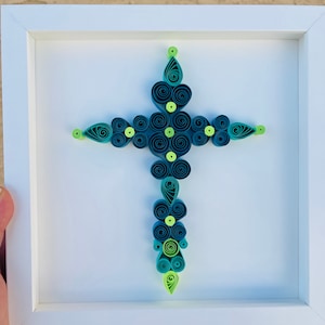 Arte de quilling en cruz - Papel de quilling en cruz - Regalo hecho a mano para el Día de la Madre - Regalo único