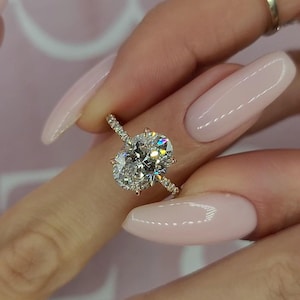 3 KT Ovaler Moissanit Verlobungsring: 14K Gold Solitär Versteckter Halo