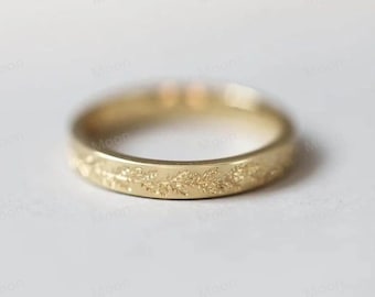 Floral Wedding Band / Vintage Look Wedding Ring / Women's Wedding Band / Romantic Wedding Band 14k Yellow Gold / Skinny Stacking Ring