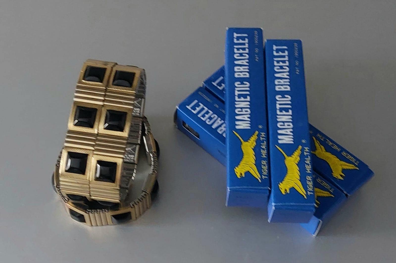 磁器ブレスレット Vintage 1980s Japan Tiger Health Magnetic Stretch- Bracelet: Black