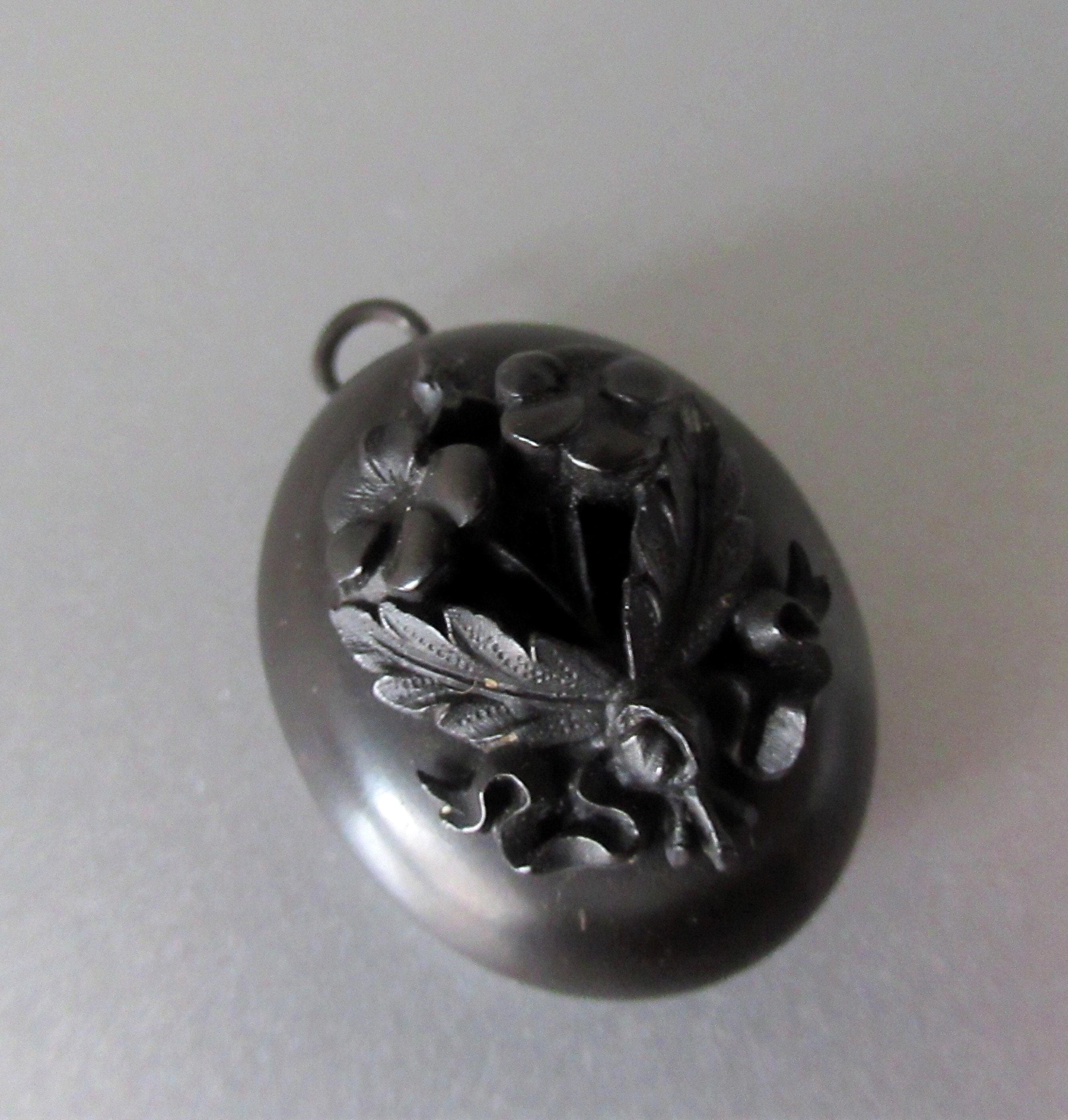 Chanel broche de fleur noire en soie vintage Camelia Camellia ref