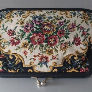 Vintage CLUTCH Tapestry 20 cm x 13 cm x 3 cm large Gobelin Coin Purse Wallet Germany Gift