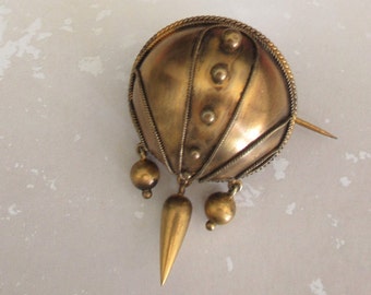 Antique Victorian Pinchbeck BROOCH 1880s England 5 cm x 3 cm