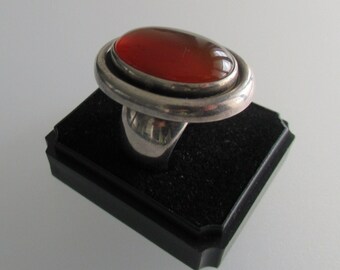 Anel Ernesto Sturzenegger em Prata de Lei: Joia de Destaque de Designer Suíço