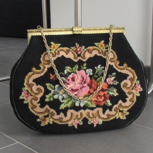Vintage Needlepoint Handbag very large Bag 35 cm x 28 cm x 6 cm Beautiful Gobelin Shoulderbag Inside Leather Lining