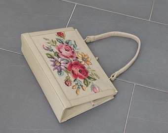 Vintage grote beige handtas met borduursels en leren handtas 1960s Germany Rose Design