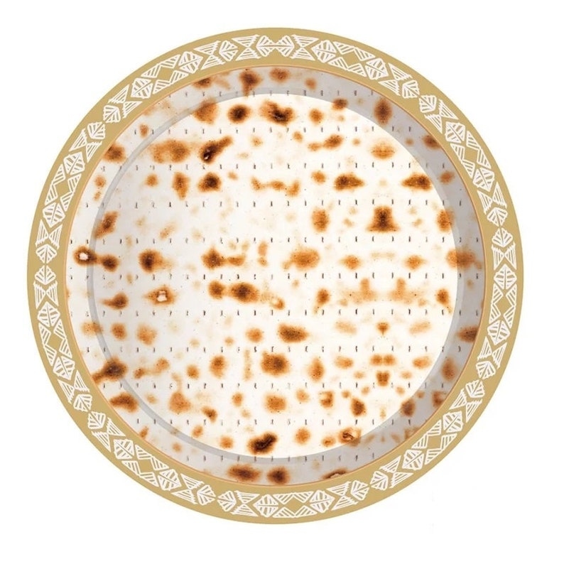 Matzen plates large for Passover, decorate their home for the Seder evening image 1