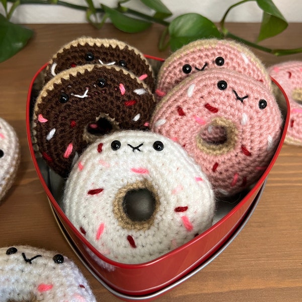 Frosted Donuts | Crochet Donuts | Crochet Valentine’s Donuts | Doughnut Amigurumi | Stocking Stuffer | Valentine’s Gift | Home Decor