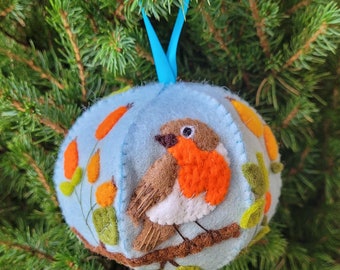 Christmas bauble Robin and Rose hips - PDF pattern - sewing pattern - instant download