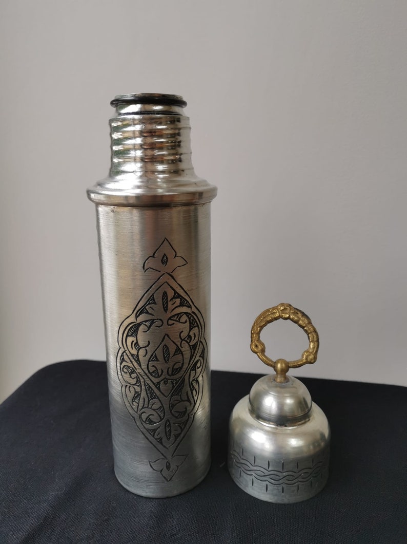 Ayurveda recommends a simple, practical, and effective method of drinking water in its most holistic way - drinking water from a copper vessel. T
