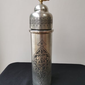 Perfect for cold water on a hot summer’s day, refreshing drinks all year round, and impressing guests at cocktail parties and social gatherings.