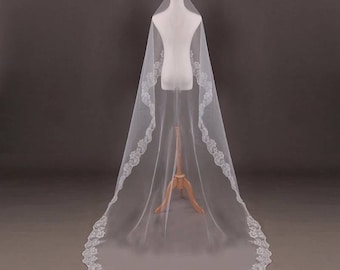 long veil in ivory tulle 3 or 5 meters border in lace mariee wedding hairstyle