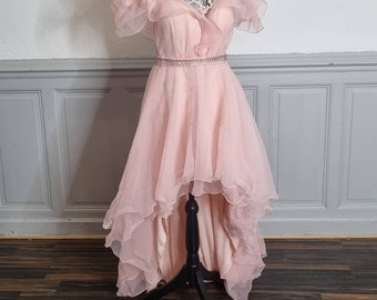 robe cérémonie mariage courte et longue derrière rose clair col bateau volanté cocktail demoiselle d'honneur