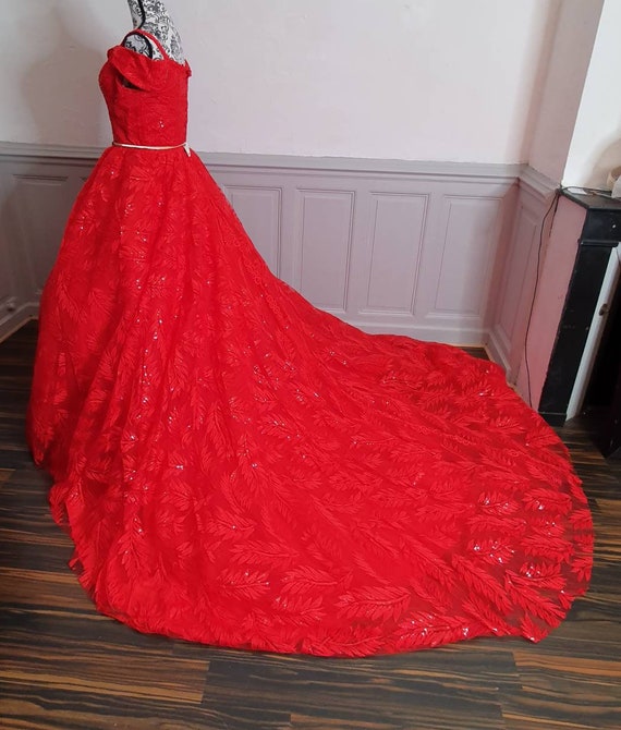 Red Lace Muslim Wedding Dress With Pearls And Long Sleeves Sparkling Dubai Red  Bridal Gown Pricess Vestido De Novia 2023 From Donnaweddingdress26, $151.82  | DHgate.Com