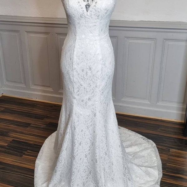 Robe de mariee sirène en dentelle blanche avec traine tenue de mariée robe glamour