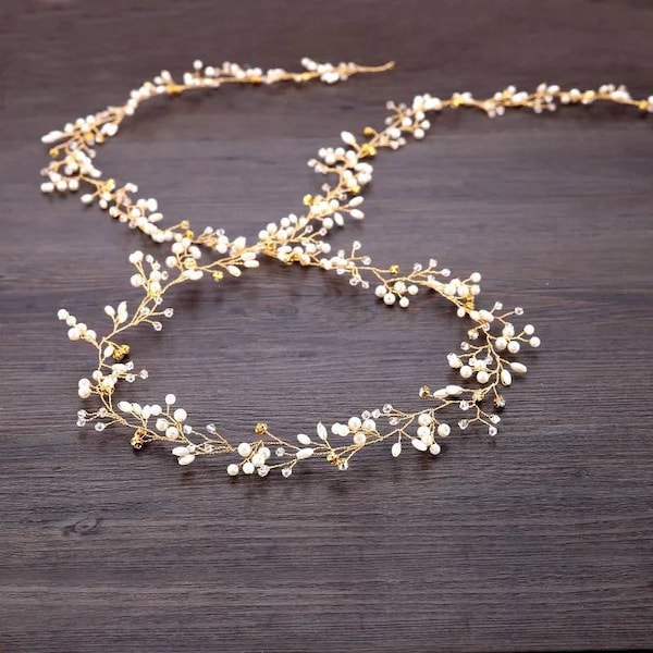 Kopfschmuck Brautfrisur Goldene Hochzeit mit transparenten Perlen und weißem Stirnband