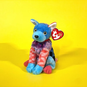 2002 Hodge-Podge the Dog Ty Beanie Baby 4569 - 10th Gen Red Heart Hang Tag Stuffed Animal Red Blue Patchwork Mismatched Puppy Bean Bag Toy