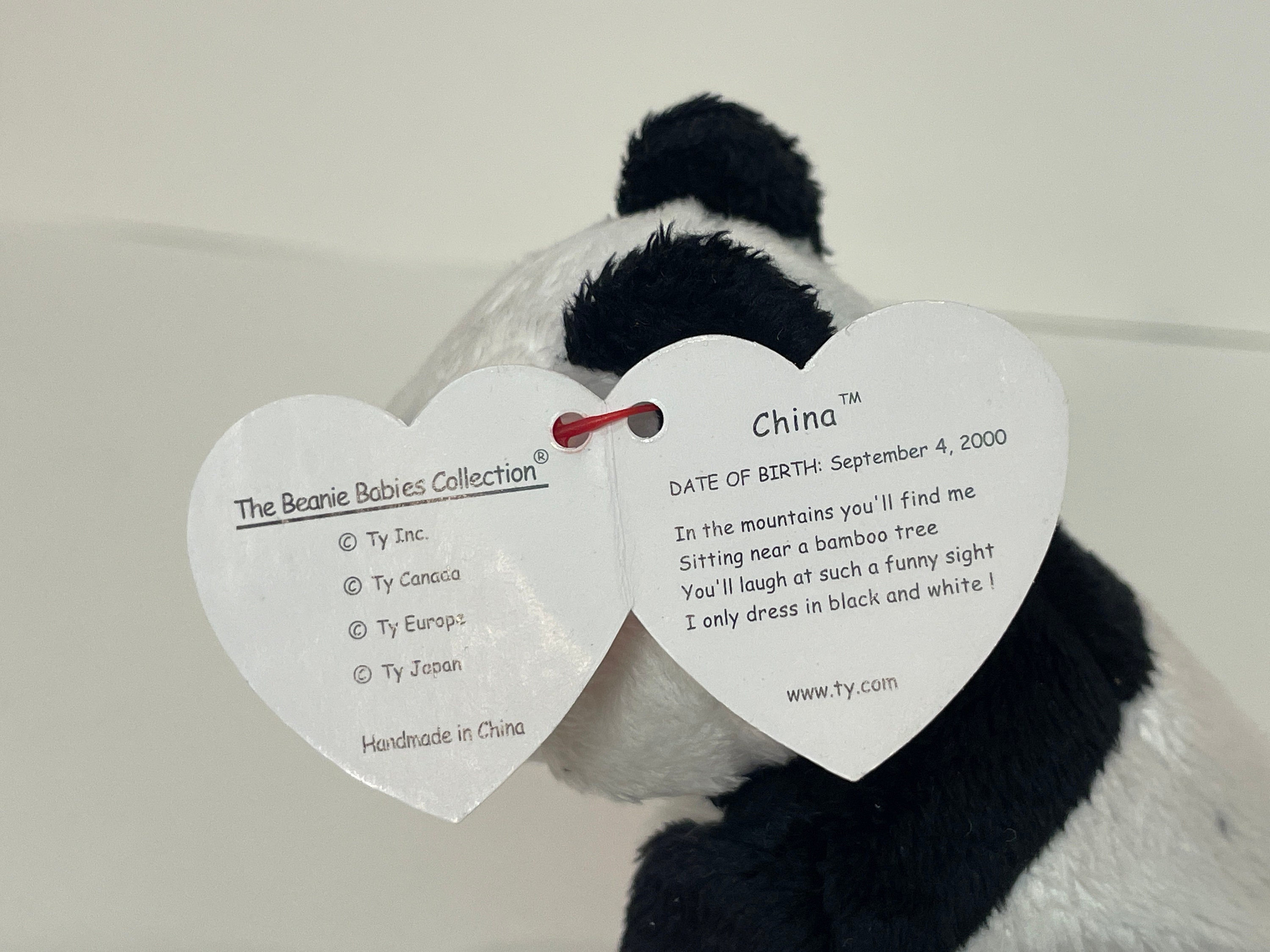 2000 China the Panda Ty Beanie Baby 4315 - 6th Gen Red Heart