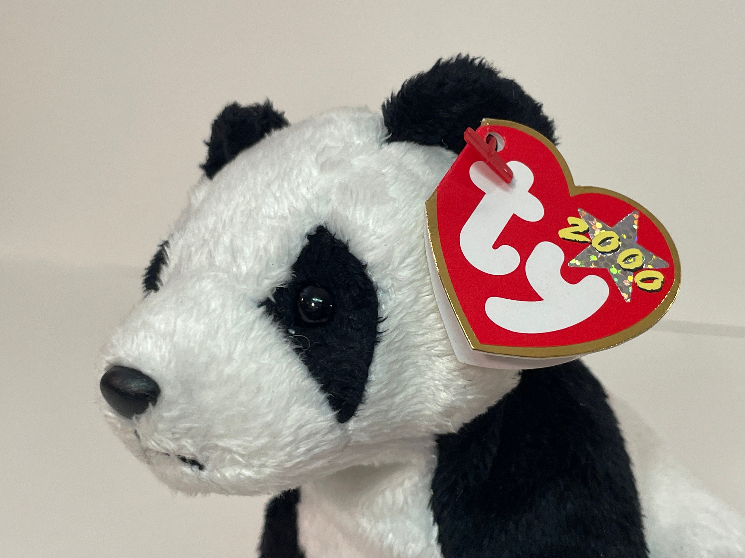 2000 China the Panda Ty Beanie Baby 4315 - 6th Gen Red Heart