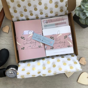 Cadeauset verloskundige student: zakgidsen en mijlpaalkaarten