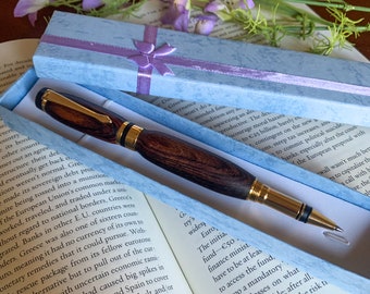 Belle vis en bois fabriquée à la main dans un stylo avec boîte cadeau gratuite