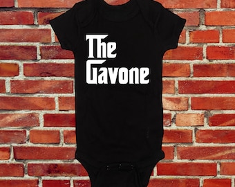 El regalo de baby shower de la película italiana de la mafia de Gavone
