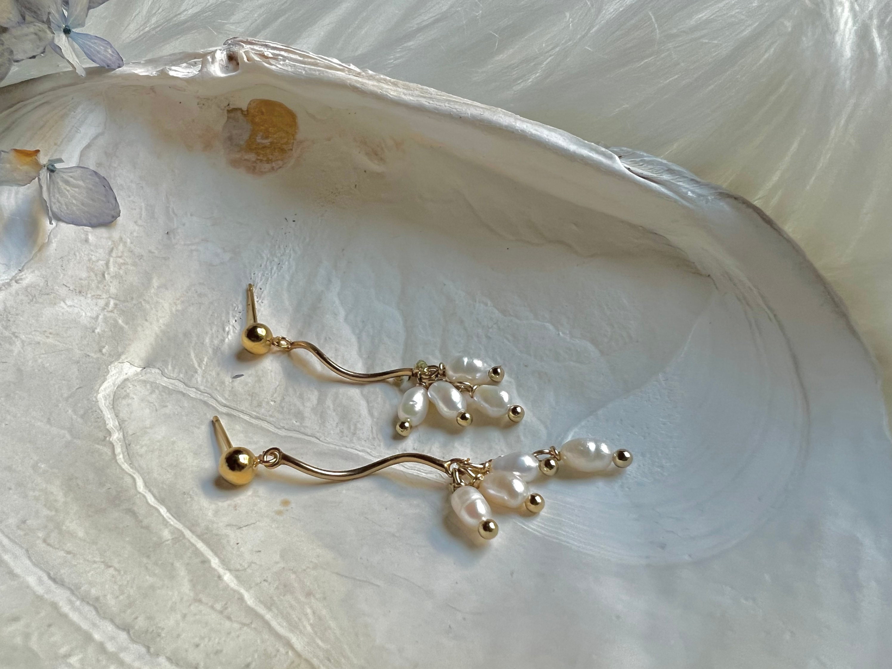 14K Gold Filled Freshwater Pearl Wavered Stick Earring. Minimalist Clip ...