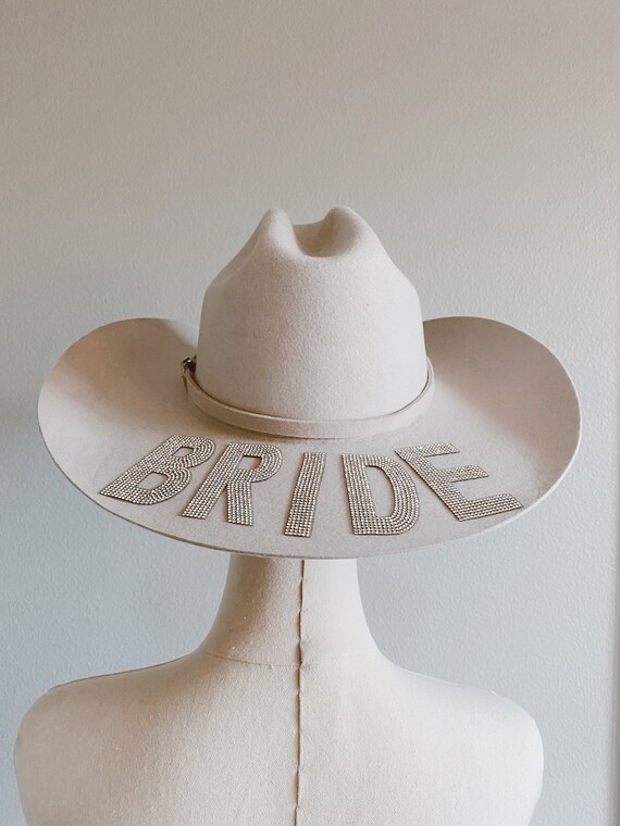 Straw Cowboy Hat with Letter Print for Wedding Themes Custom Bride Cowboy Hat: Pearl Letter Bridal Shower Gift - Etsy main image 3